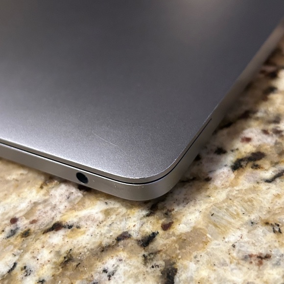 2017 MacBook Pro - Picture 6 of 8